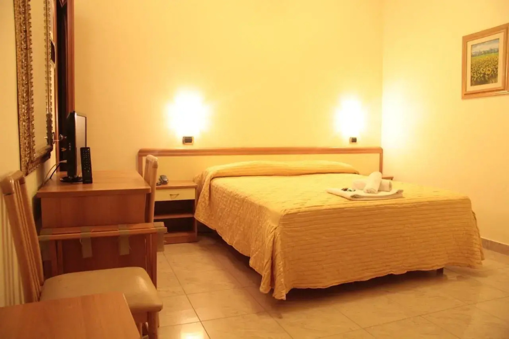 Standard Double room (full double bed)