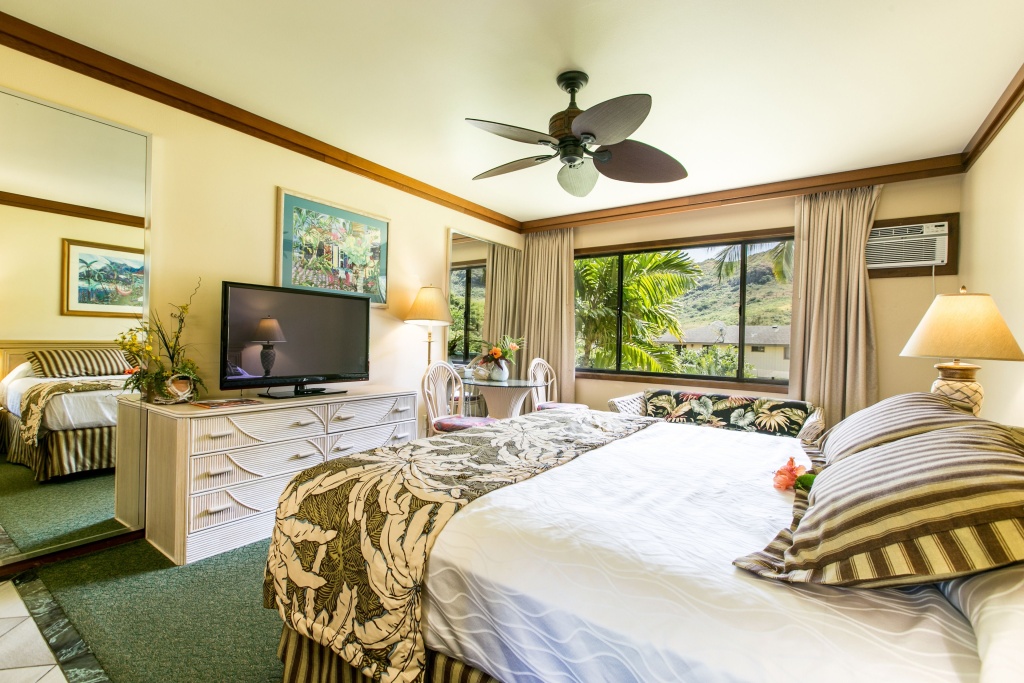 Kauai Inn - Tap to explore photos