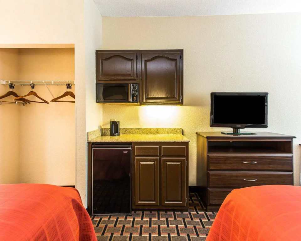 Quadruple Suite
