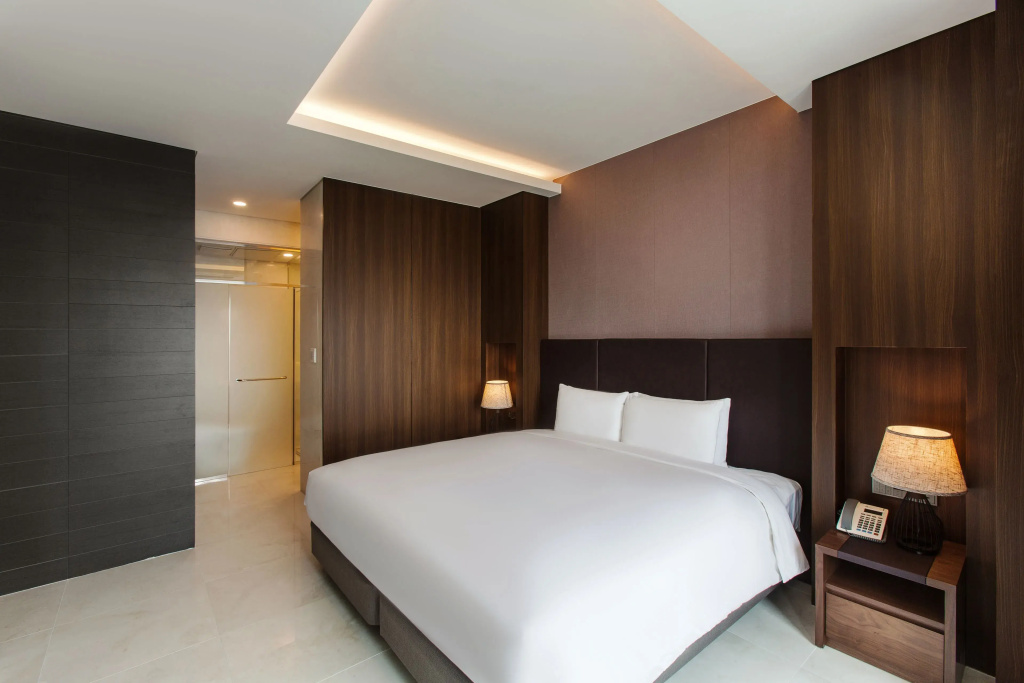 1 Bedroom Royal Suite