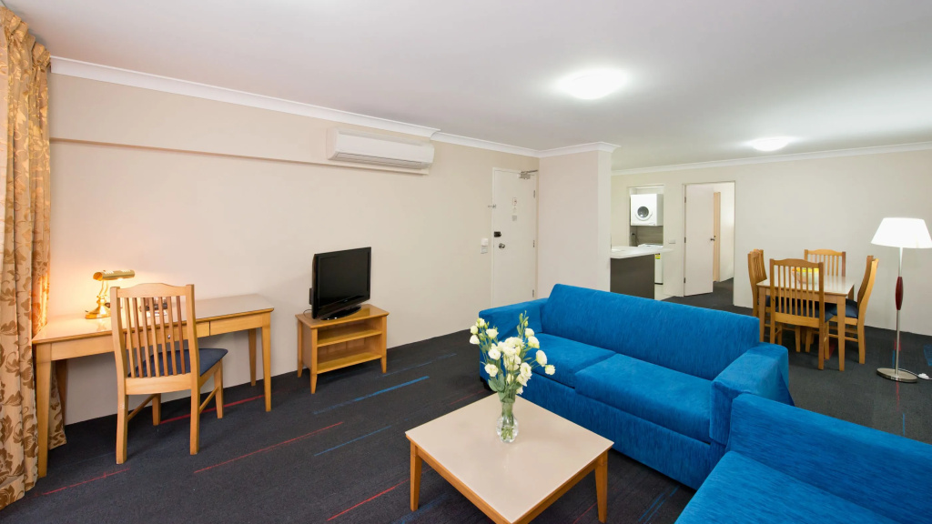 3 Bedrooms Apartment