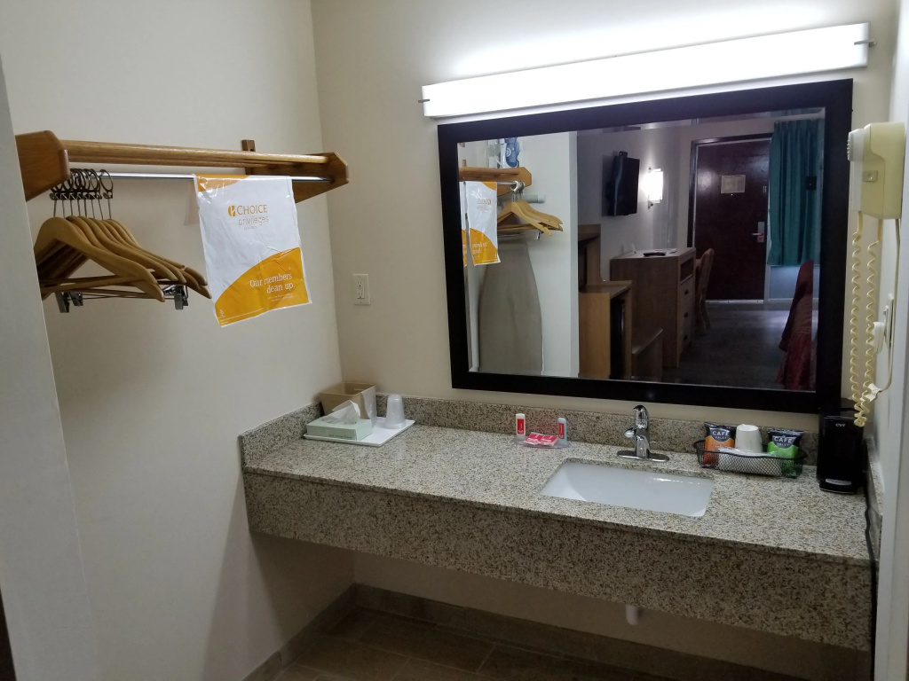 Standard Quadruple Basement room