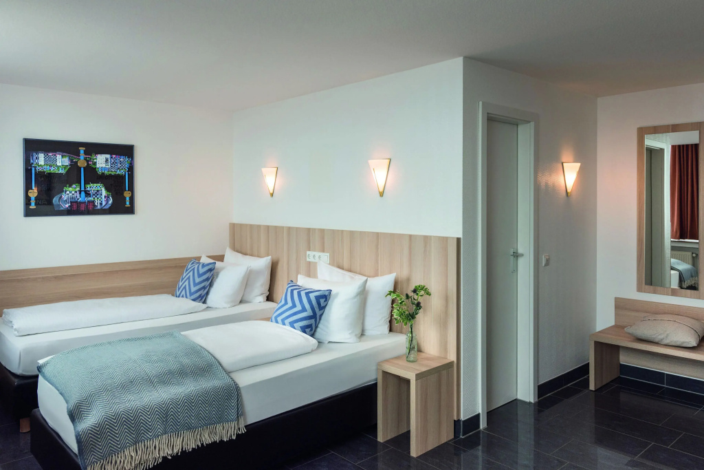 Standard Double room with city view (twin beds)