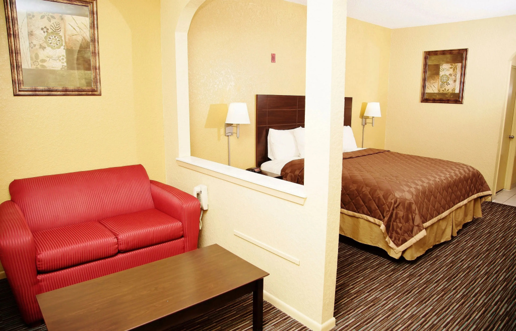 Double Suite (full double bed)