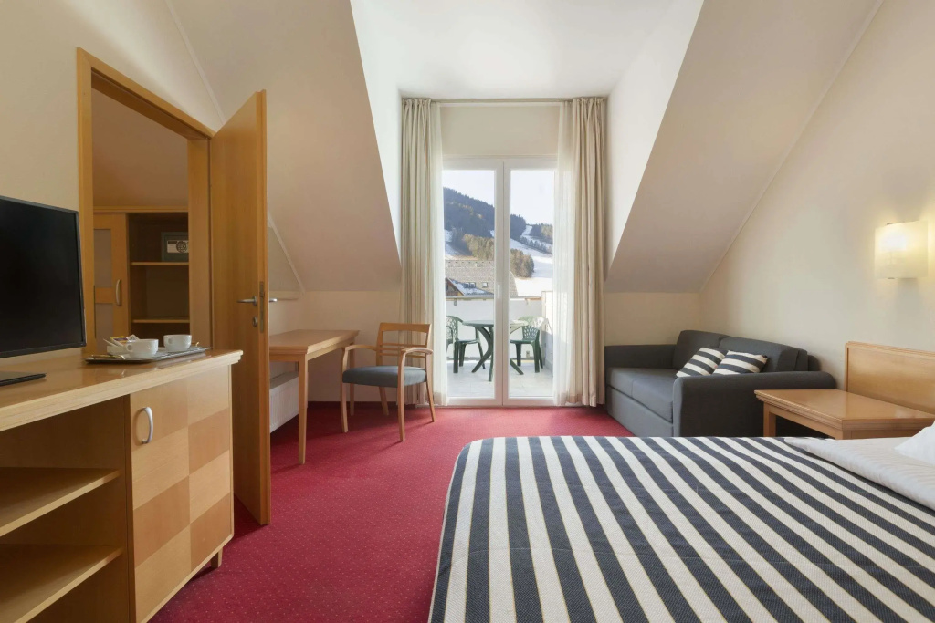 Ramada Hotel & Suites by Wyndham Kranjska Gora - Chambres