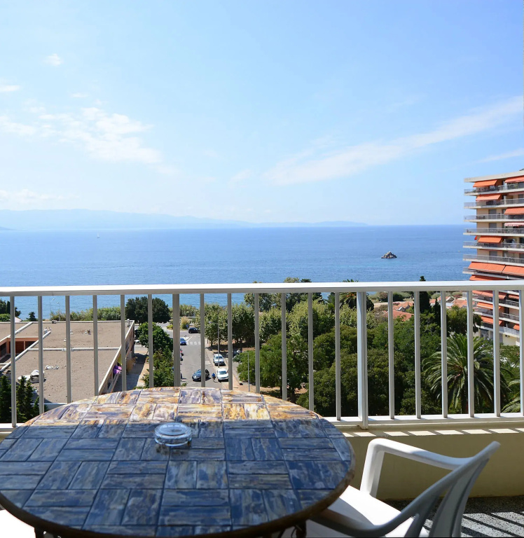 Superior room with water view
