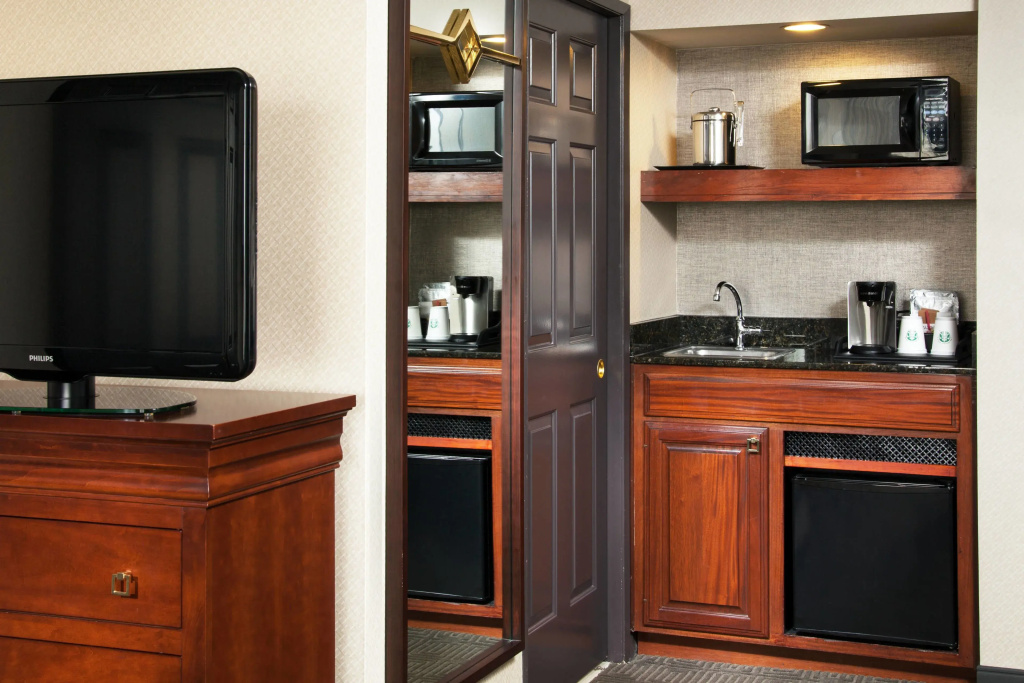 Sheraton Fairplex Suites & Conference Center - Chambres