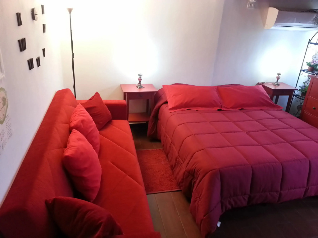 1 Bedroom Standard Double room with city view (full double bed)