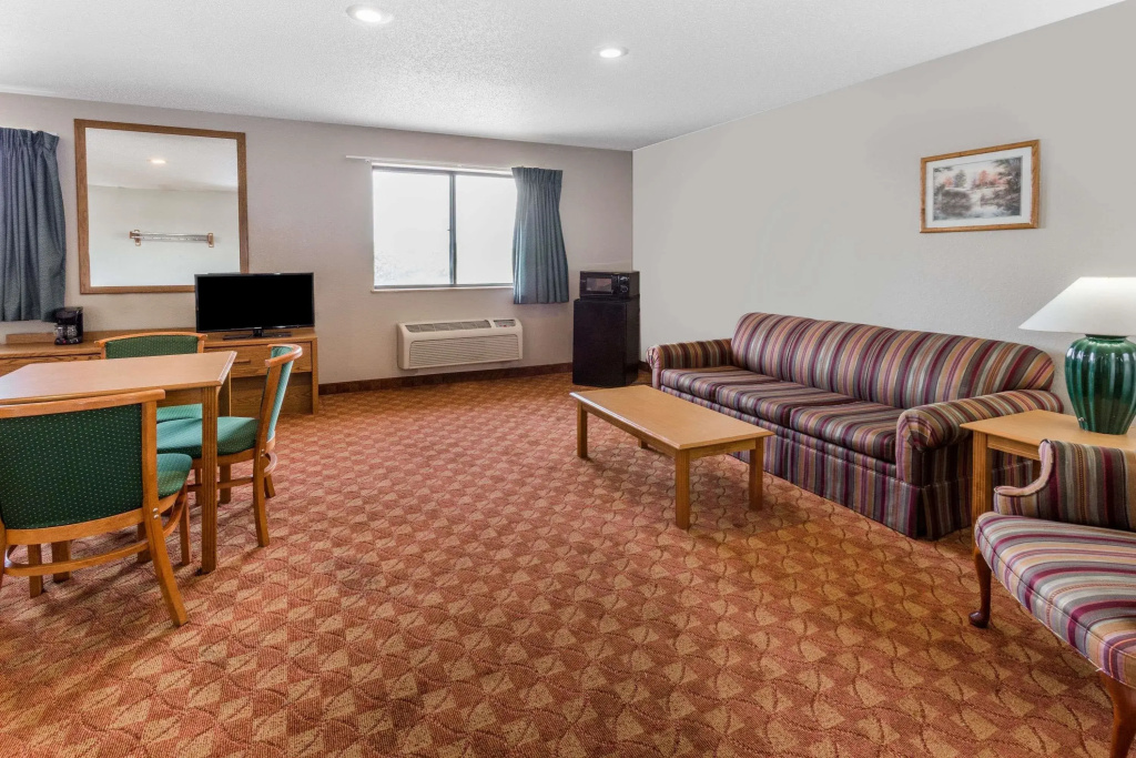 Double Suite (full double bed)