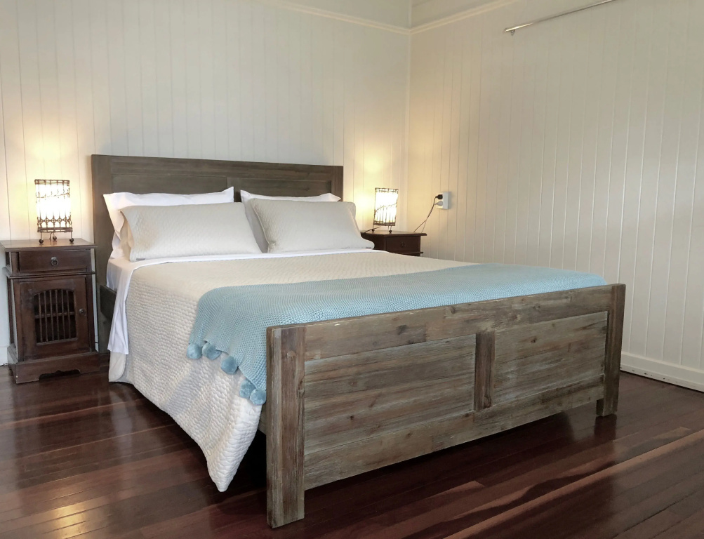 3 Bedrooms Apartment