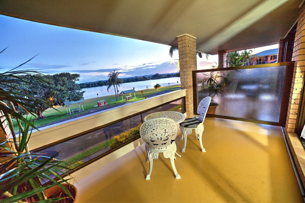 Deluxe Double room with balcony and with river view (full double bed)