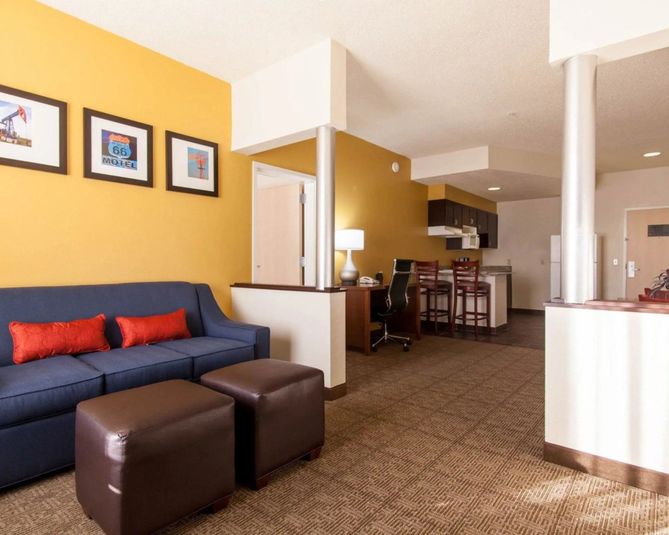 Double Suite (full double bed)