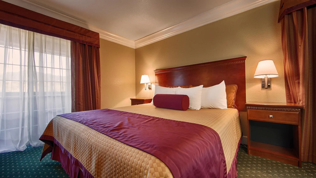 Double Suite (full double bed)
