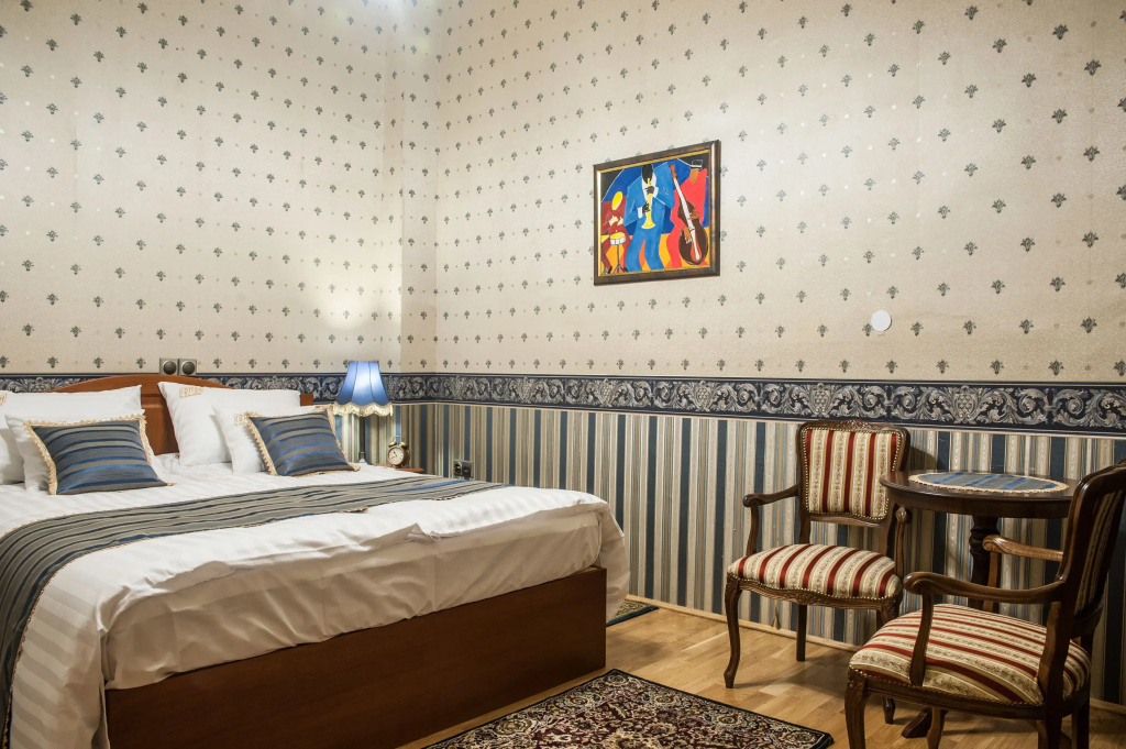Relax (no windows) Double room (full double bed)
