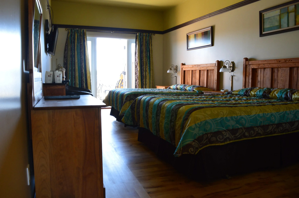 Standard Quadruple room with lake view