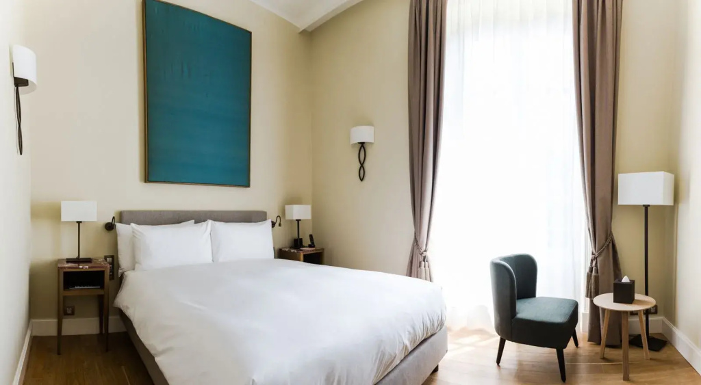 Classic Double room (full double bed)