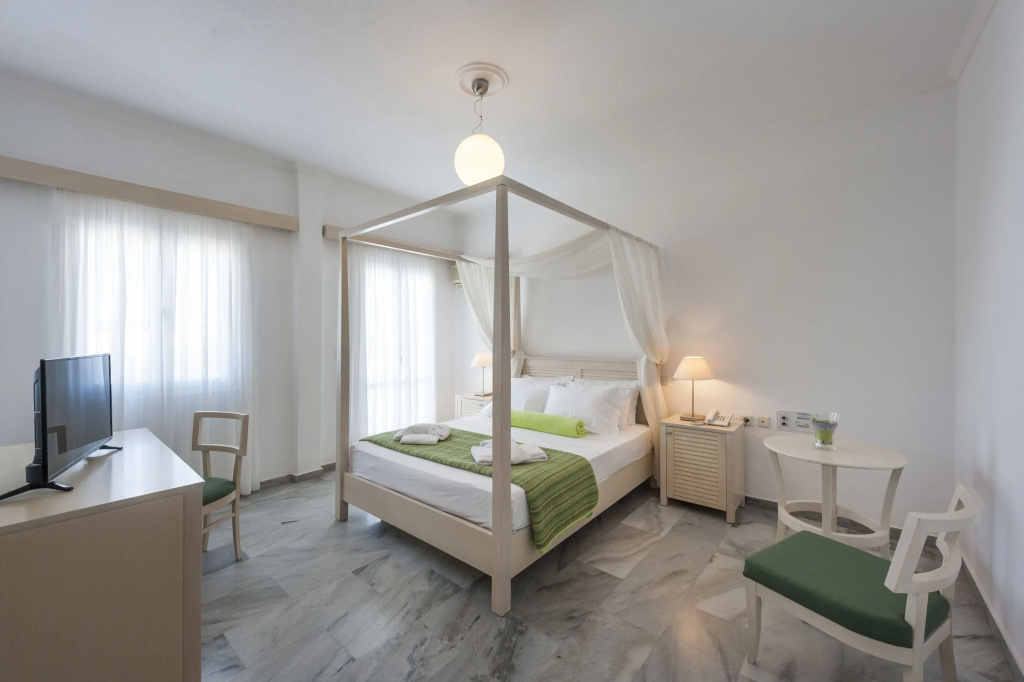 Superior Double room (full double bed)
