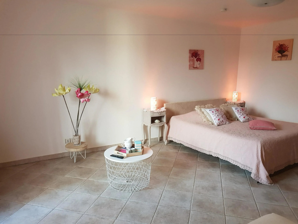Standard Double room with garden view (full double bed)
