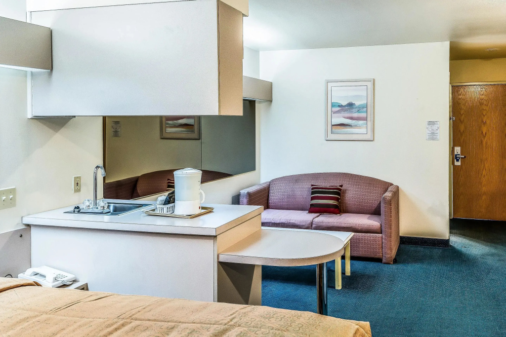 Double Suite (full double bed)