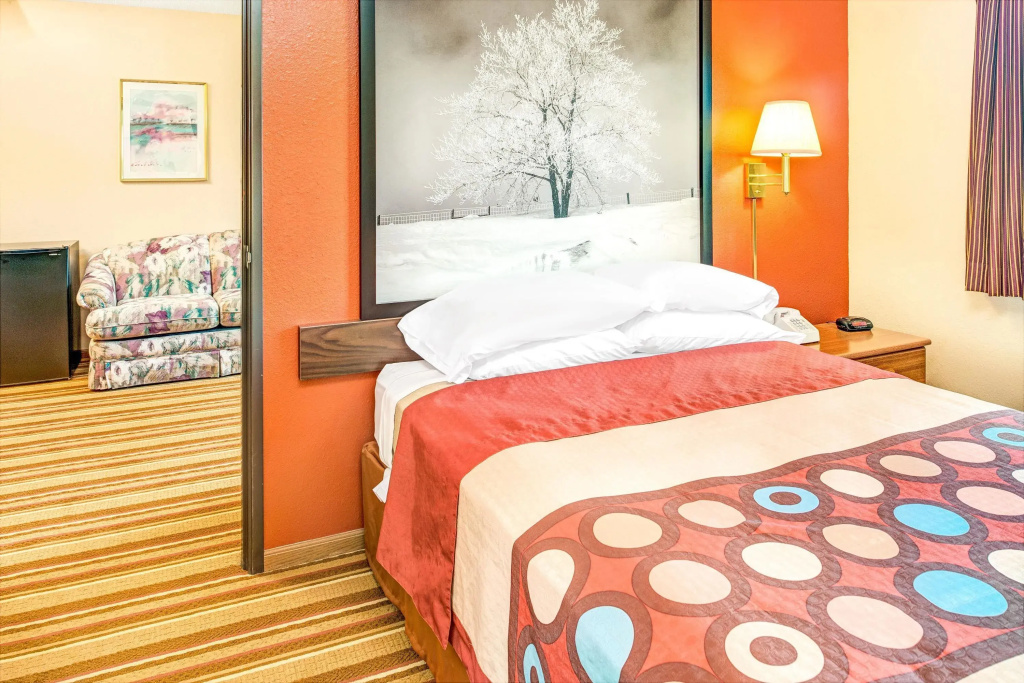 Double Suite (full double bed)