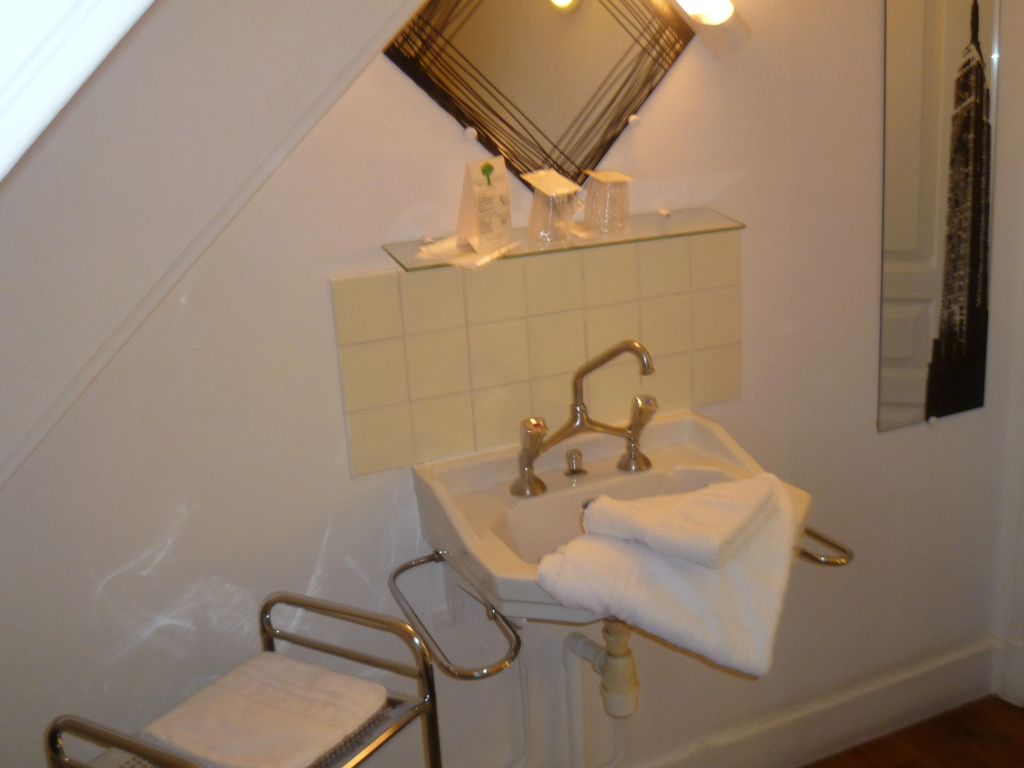Economy room