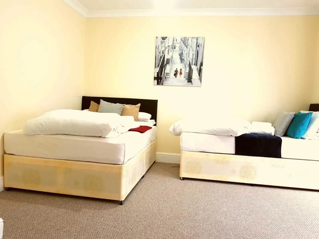 Standard Triple room