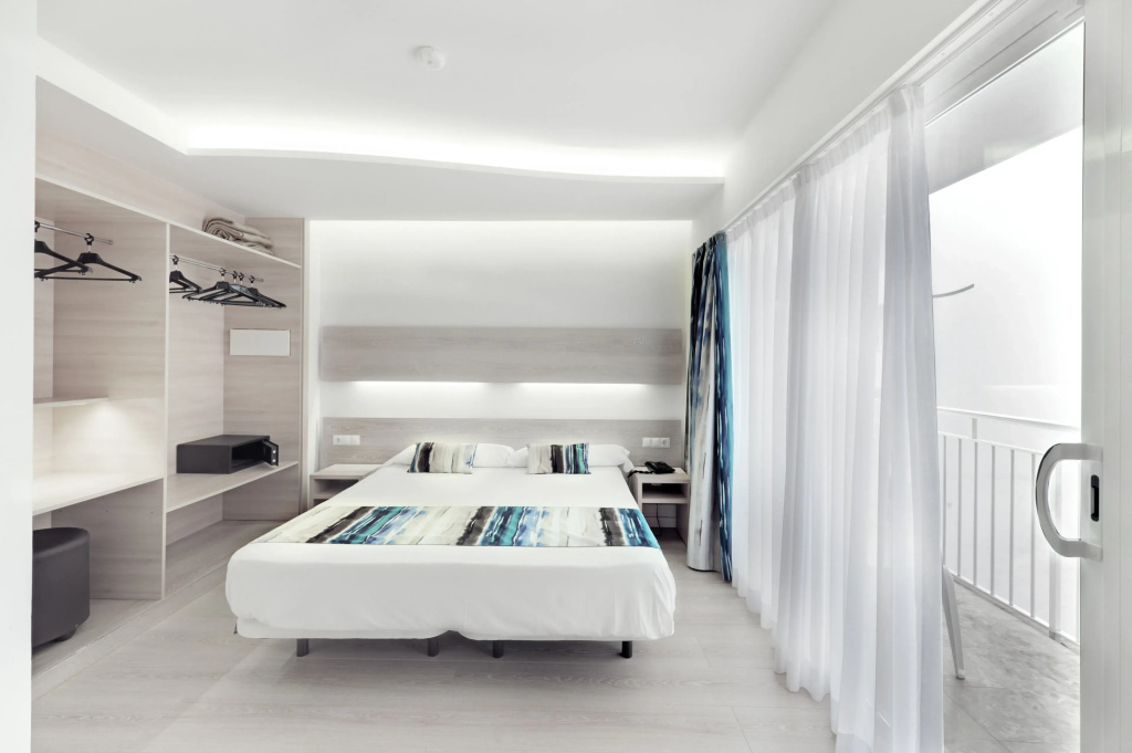 Terrace Double room (full double bed)