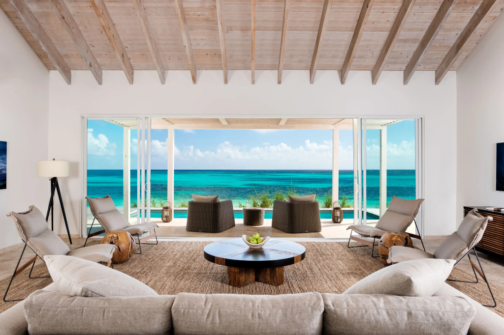 3 Bedrooms Villa beachfront