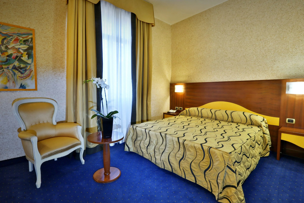 Standard Double room (full double bed)