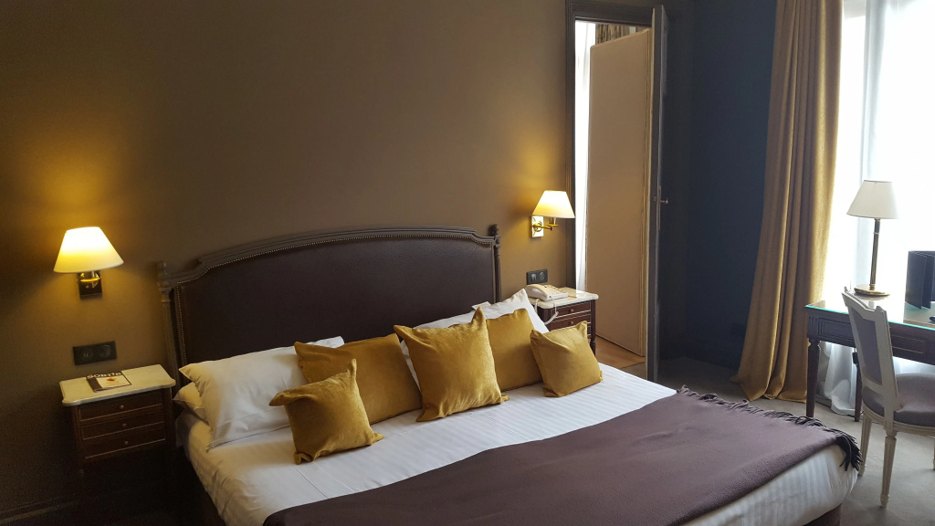 Classic Double room (full double bed)