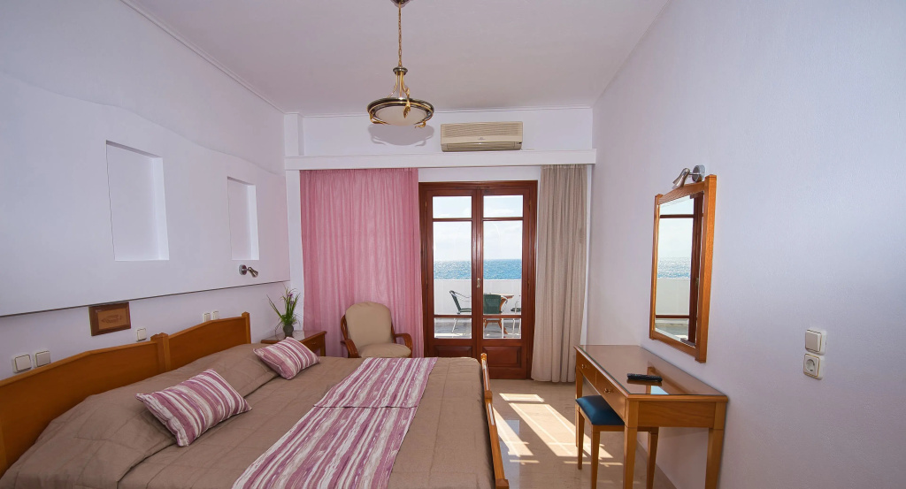 Standard room with sea view