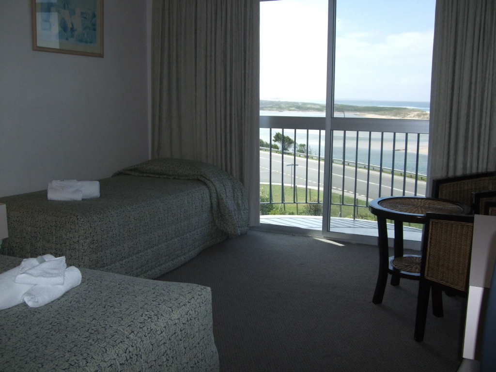 Standard Double room with ocean view (full double bed)