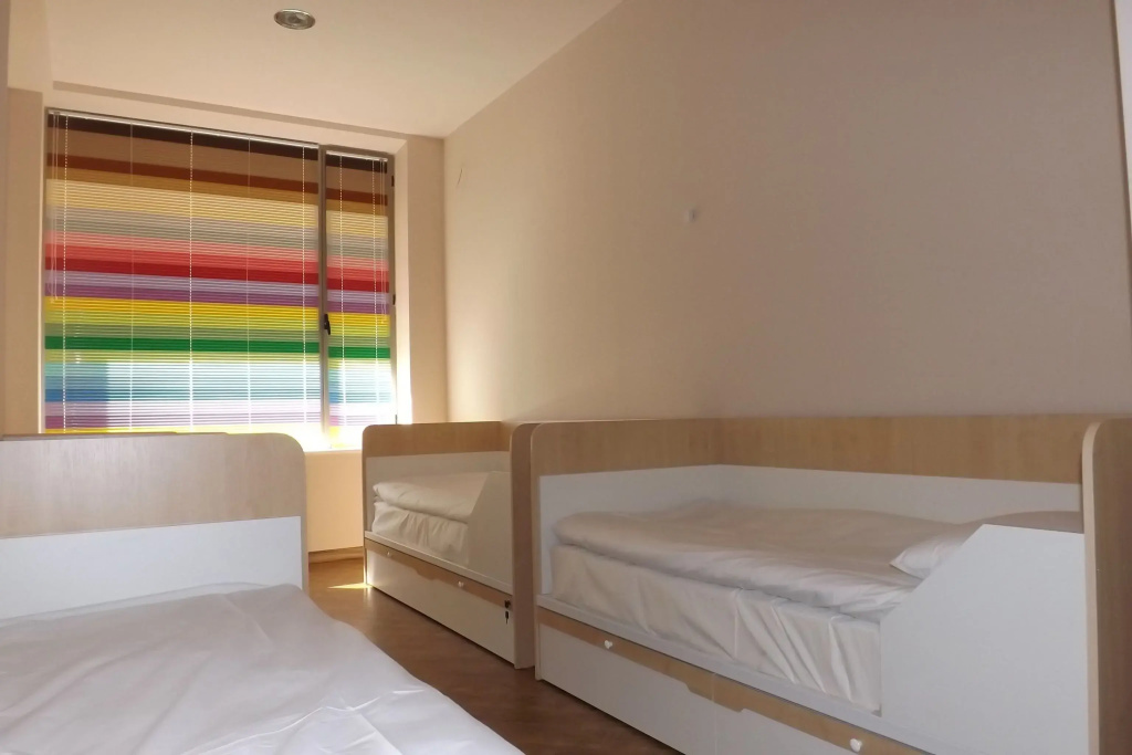 1 Bedroom Bed in Dorm Basement