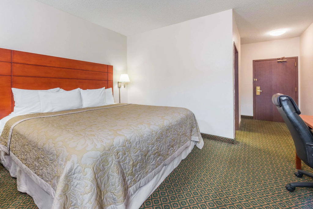 Standard Double room (full double bed)
