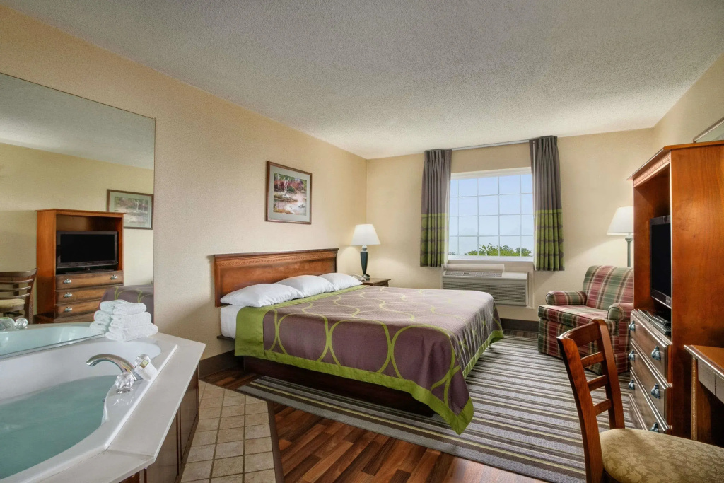 Double Suite (full double bed)