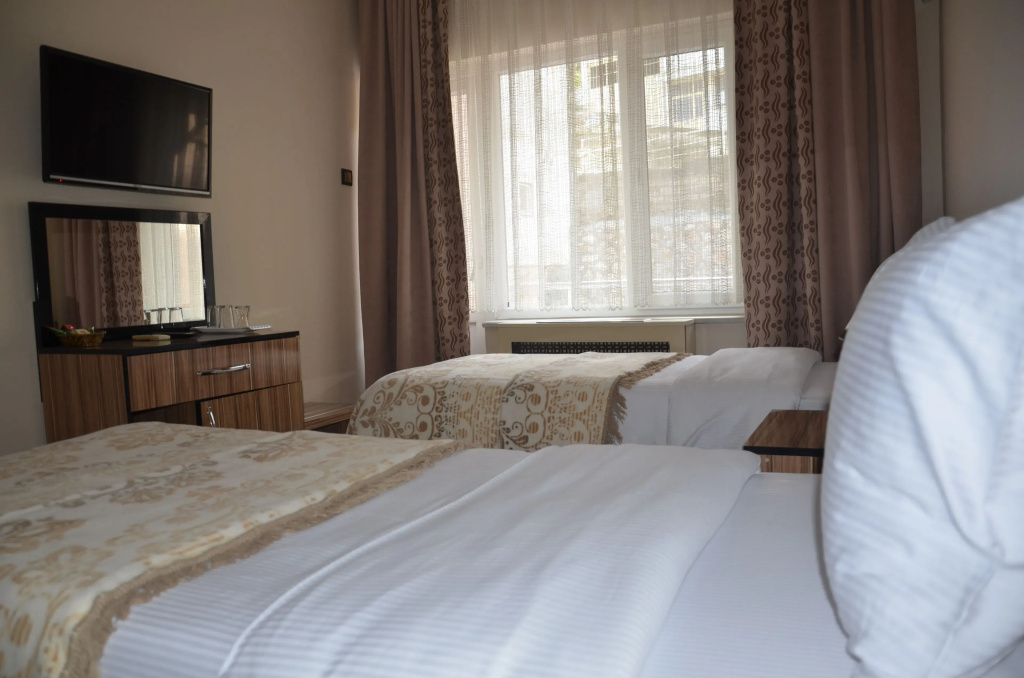 Standard Triple room with balcony
