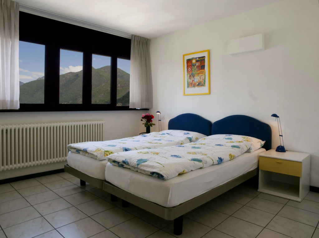 Modern Double room (full double bed)