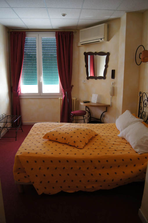Standard Double room (full double bed)