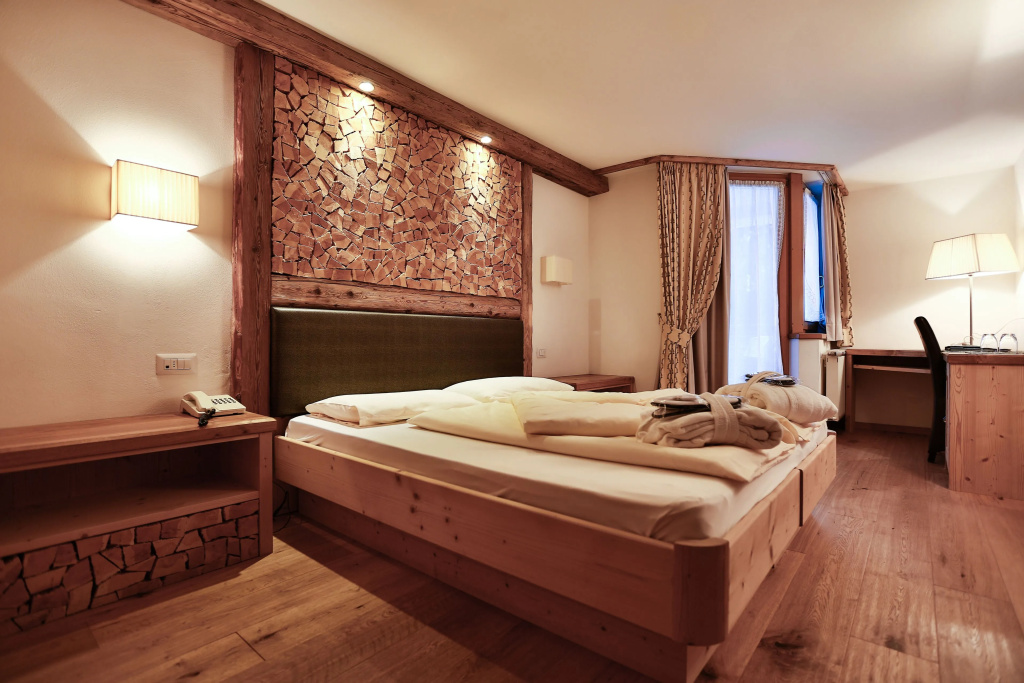 Standard Double room (full double bed)