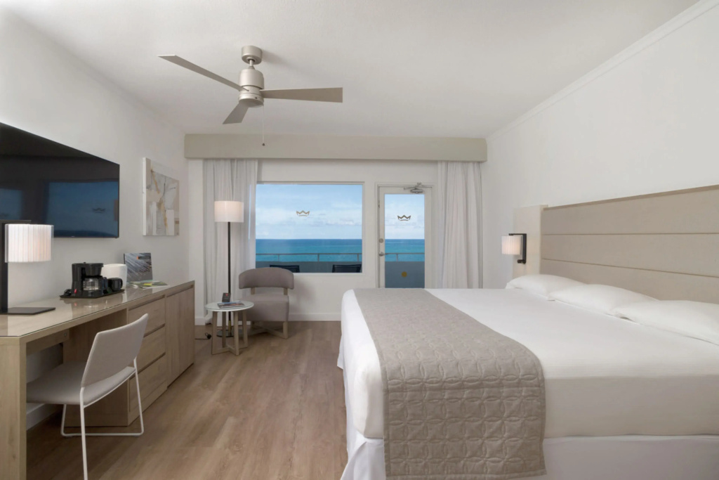 Deluxe Double room oceanfront (full double bed)