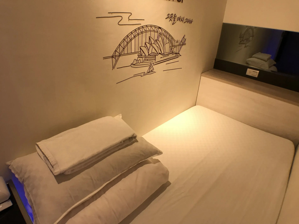 Economy room