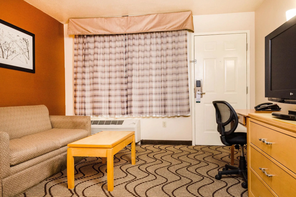 Double Suite (full double bed)