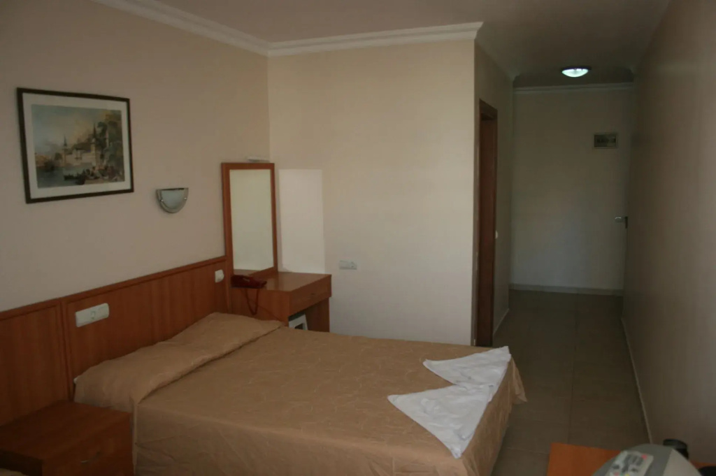 Standard Double room (full double bed)