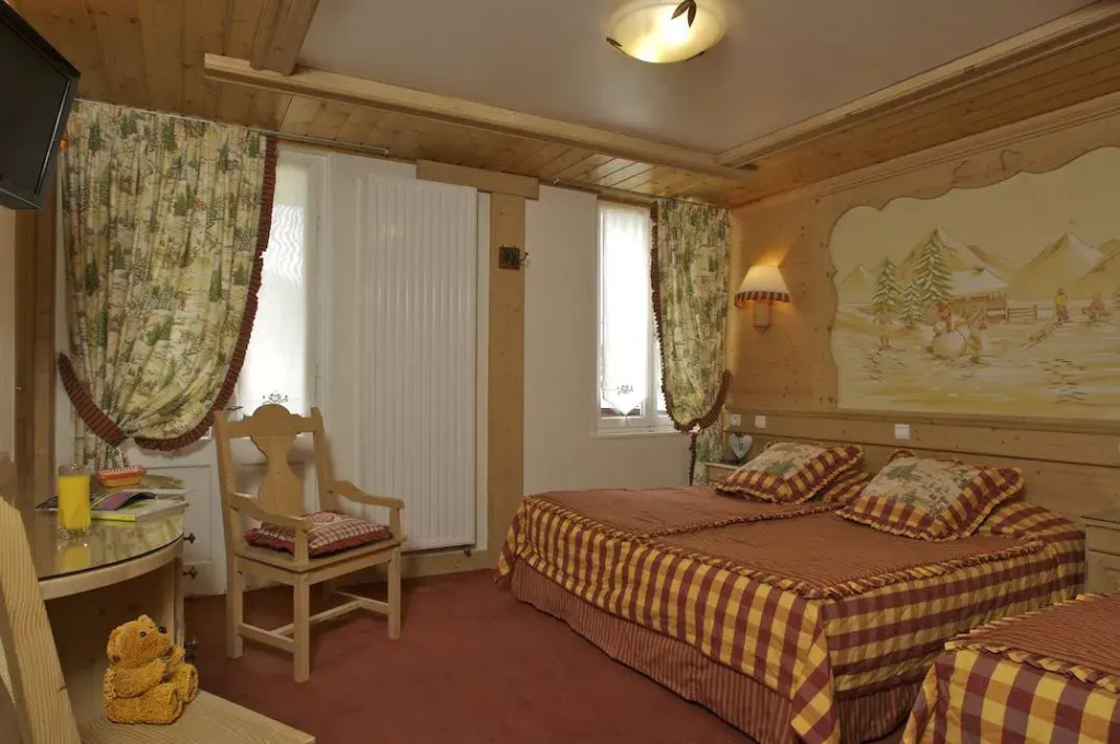 Standard Triple room