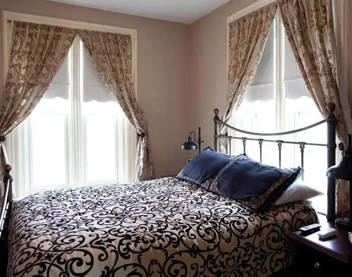 Double Suite (full double bed)