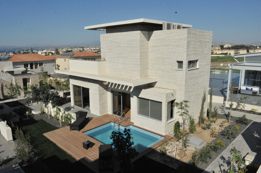 1 Bedroom Villa with pool view