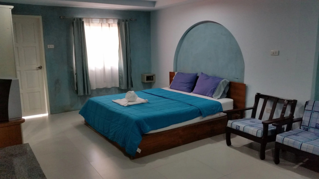 Economy room