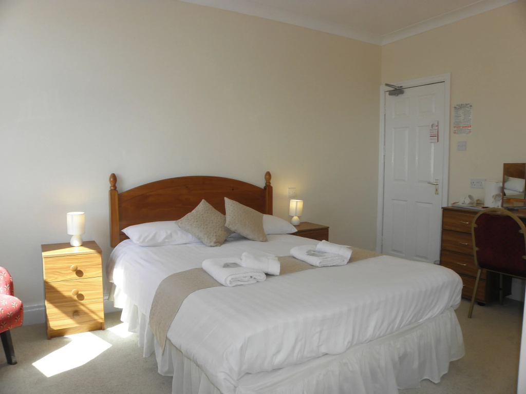 Standard Double room with sea view (full double bed)