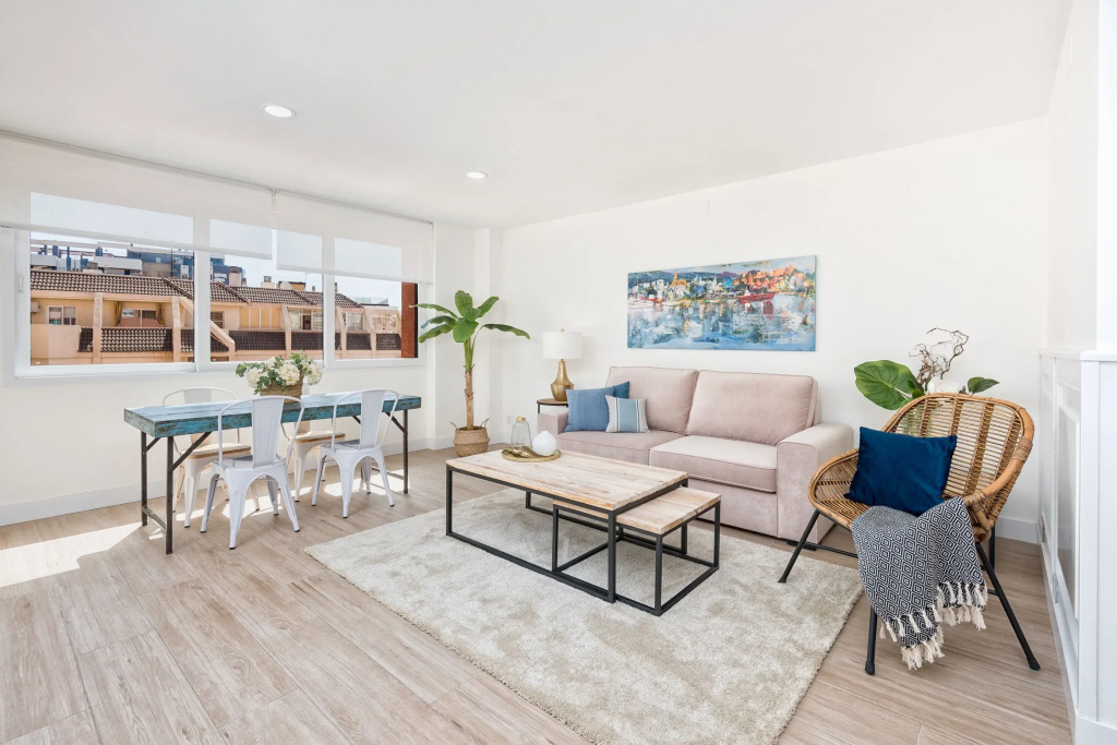 2 Bedrooms Apartment