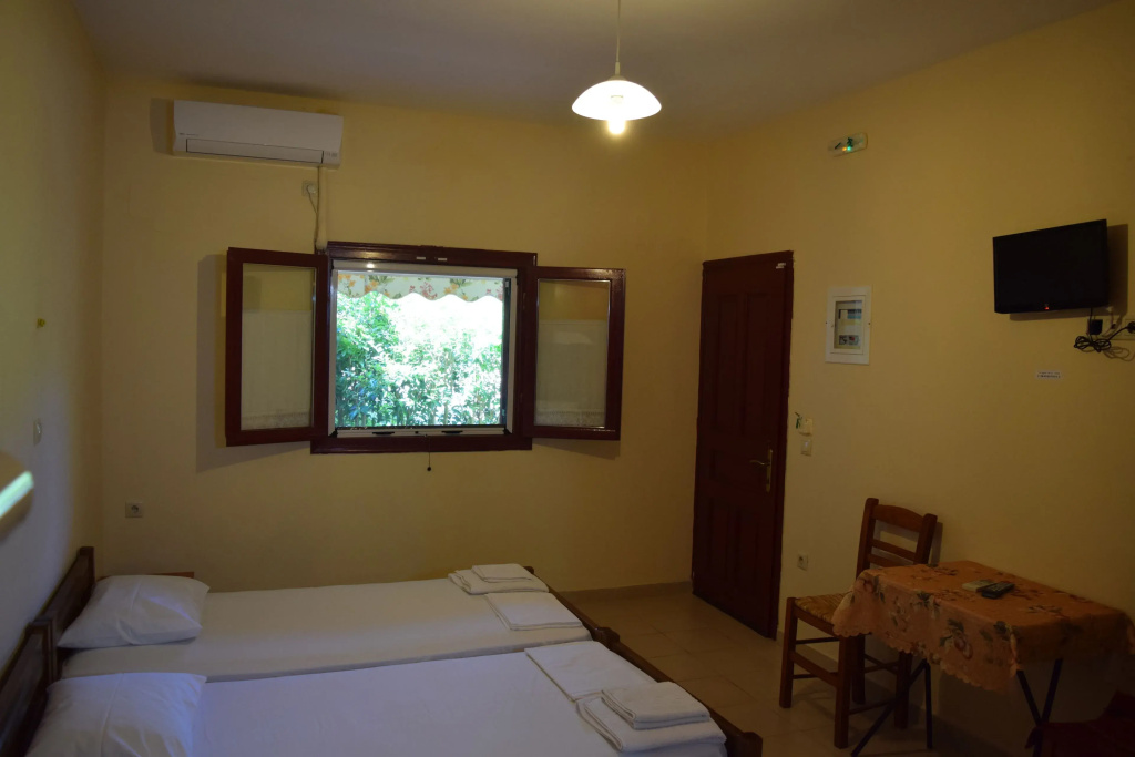 Standard Double Basement room (twin beds)